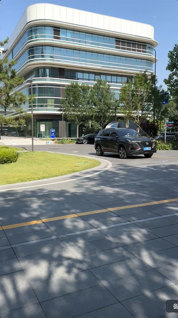 10分鐘一班免費(fèi)擺渡，文鋒停車(chē)讓旅程輕松啟程